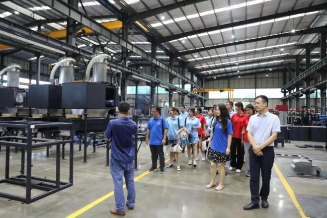 西科暑期社会实践‖百年潮已起,青春歌而行——伟德国际源自英国与理公司联合开展“回望百年奋斗路 青年接力新征程”党史学习特色社会实践活动